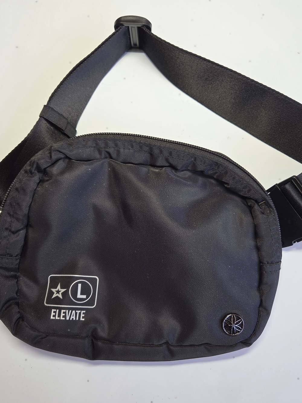 Gaiam 'Elevate' Black Sidekick Waist Pack